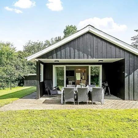 Three-bedroom In Toftlund 32 Vestergård