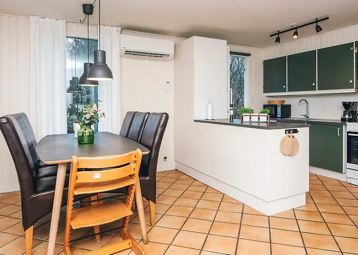 Three-bedroom In Toftlund 32 * Vestergård